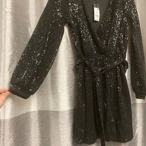 DYNAMITE M Sequin Dress Black